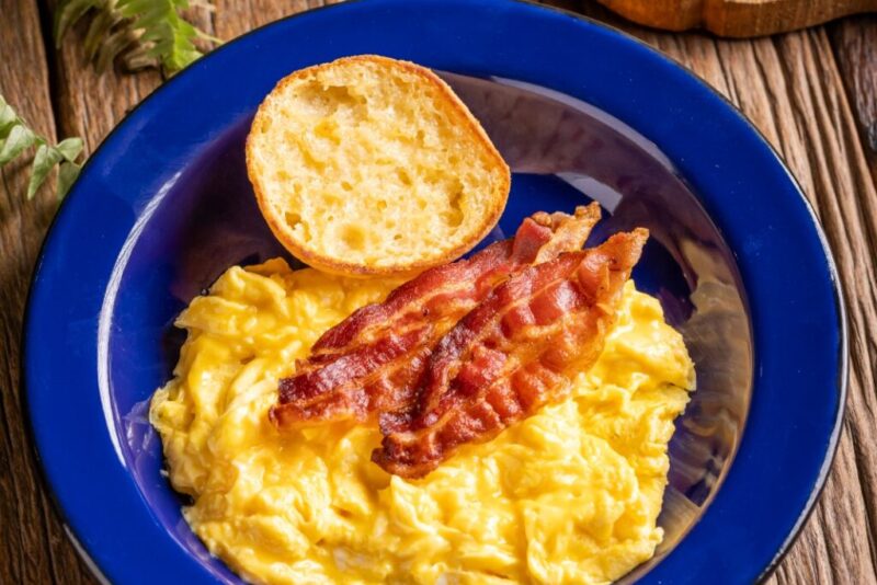 Bom dia com café, música e descontos: o breakfast weekend está de volta!