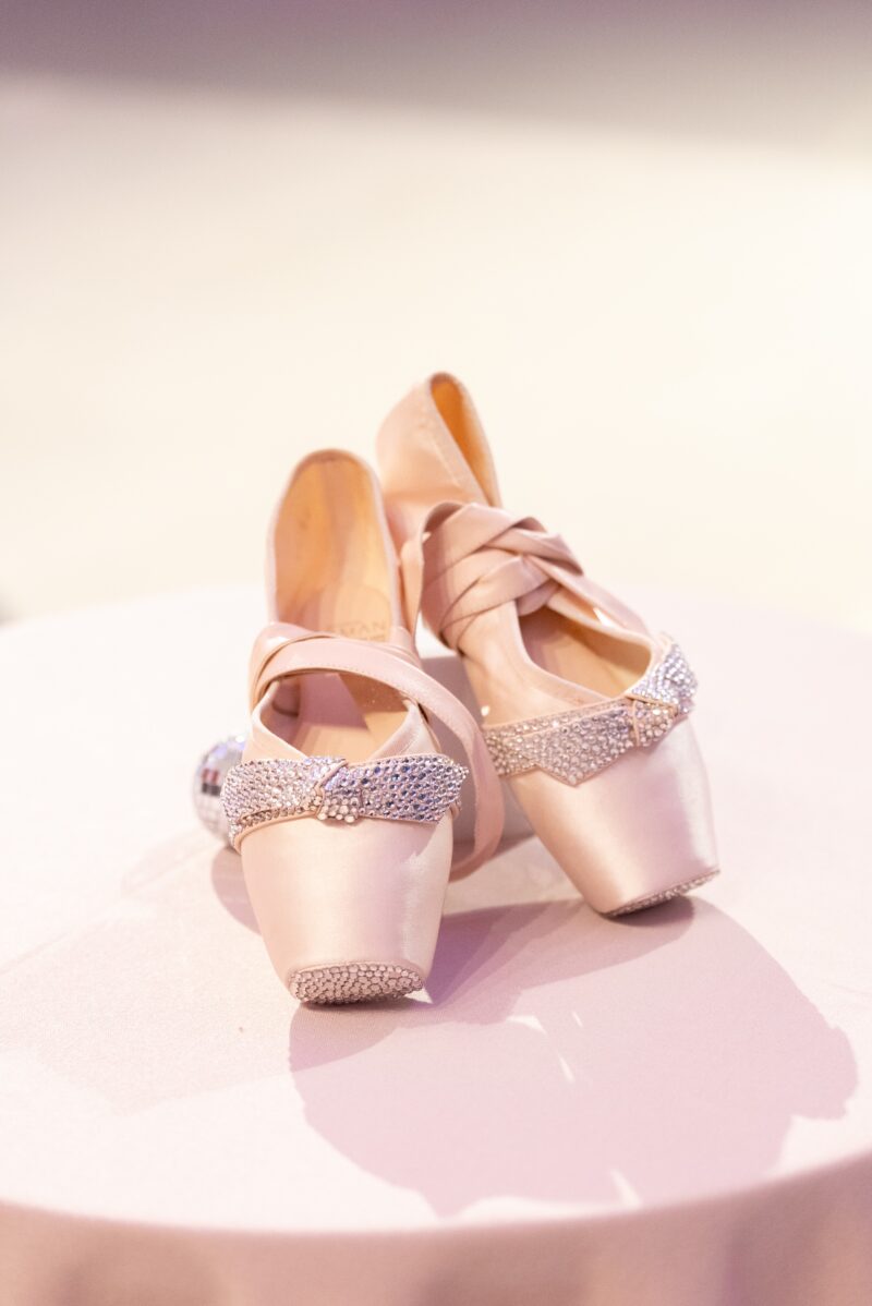 Alexandre Birman cria sapatilha de ponta exclusiva para gala do Youth America Grand Prix em nova york