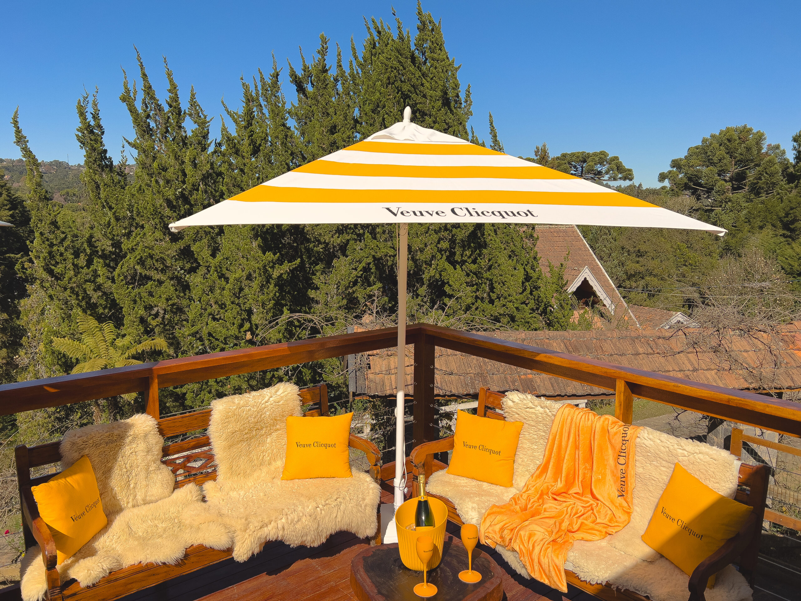 Do après-ski ao Brasil: Veuve Clicquot inaugura terraço de inverno em Campos do Jordão