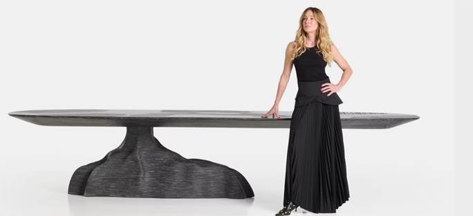 Mesa Península por Fernanda Marques: onde o design encontra a força da natureza