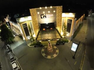 Campos Hall, novo espaço de eventos em Campos do Jordão / SP