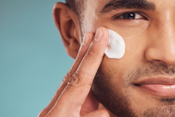 Homens aderem ao skin care