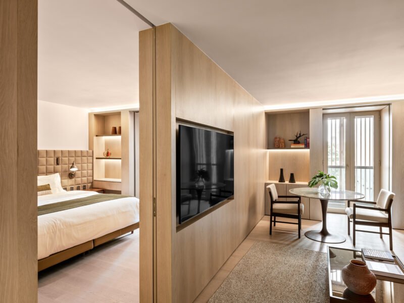 Pulso Hotel aposta em staycation de verão em São Paulo e transforma a Faria Lima em refúgio urbano