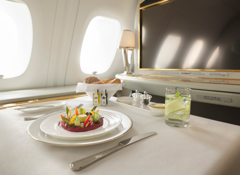 Emirates renova menu vegano e aposta em ingredientes orgânicos a bordo